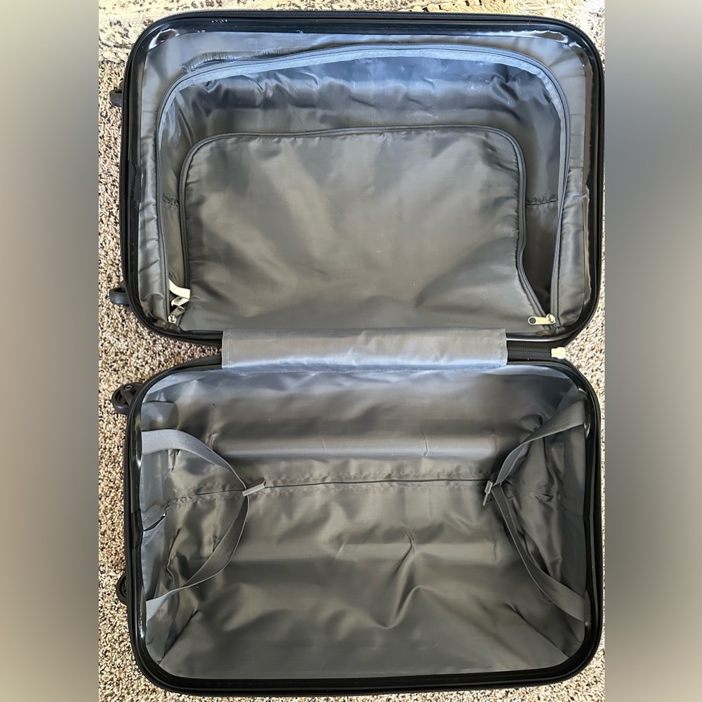 Small HardShell Suit Case - Picture 2 of 2